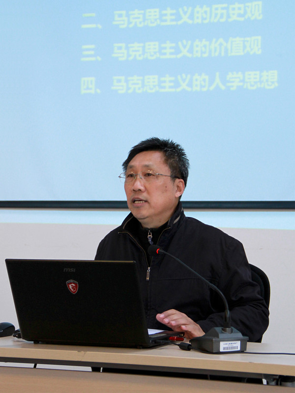 公司党委副书记、纪委书记周小浦为公司第八届青马工程训练营学员作专题讲座